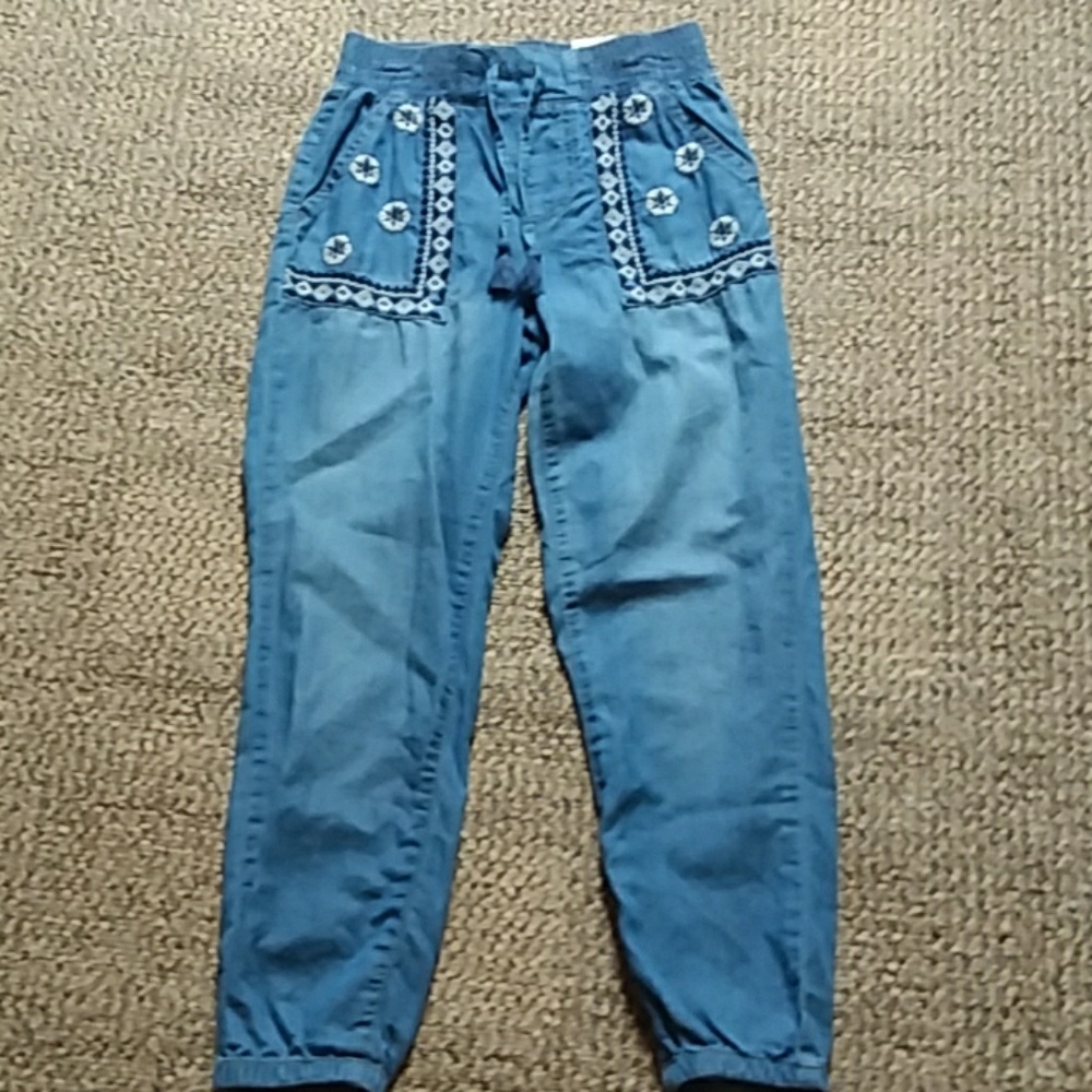 SUPER COMFORTABLE KID SIZE ARIZONA JOGGER JEANS🌻